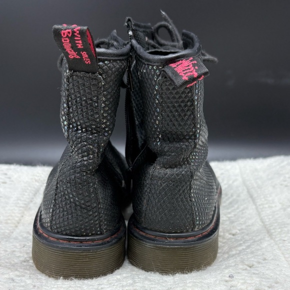 Dr. Martens Delaney Black Snakeskin Women’s 6 EU 37 Iridescent Mermaid Pink - Picture 3 of 8